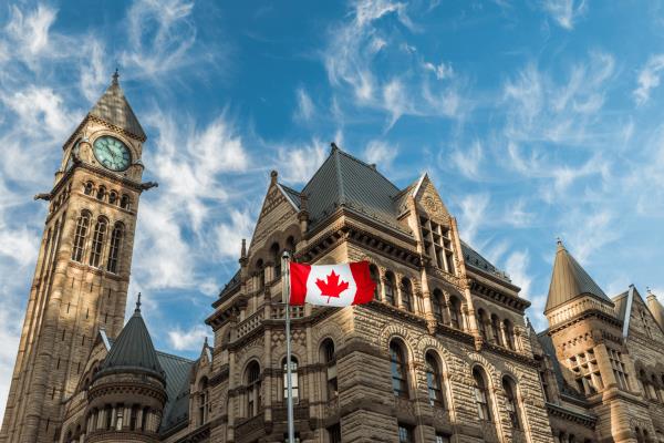 加拿大留学签证费用高吗.